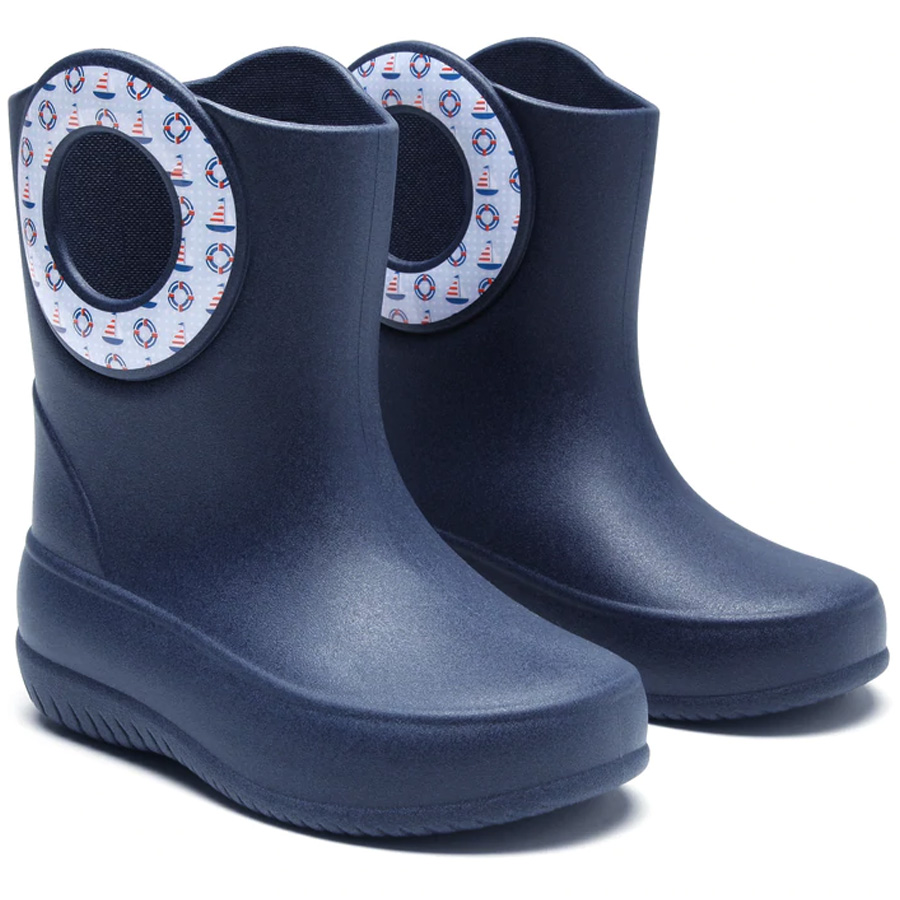 navy blue boats boots