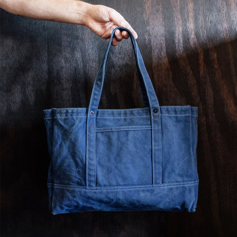 lander zipper tote