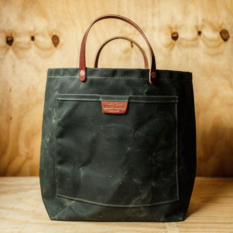 lander zipper tote