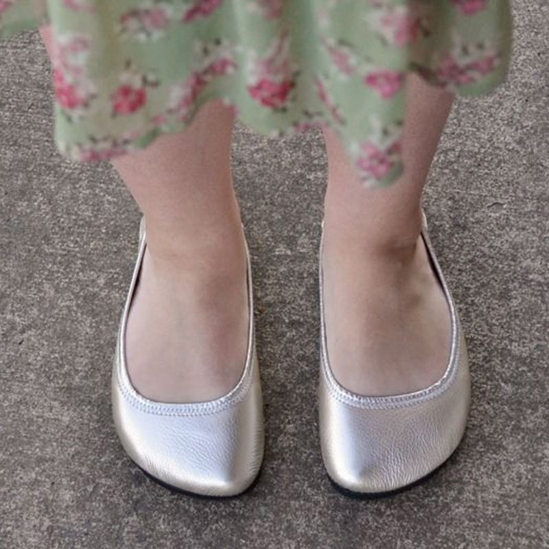 walking shoe black